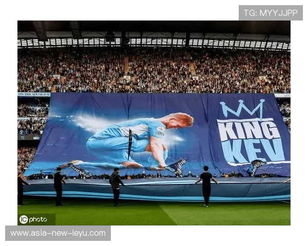 德布劳内外线变速带球引导曼城完成反击构建